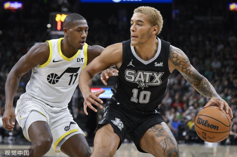 但他在防守 但他在防守